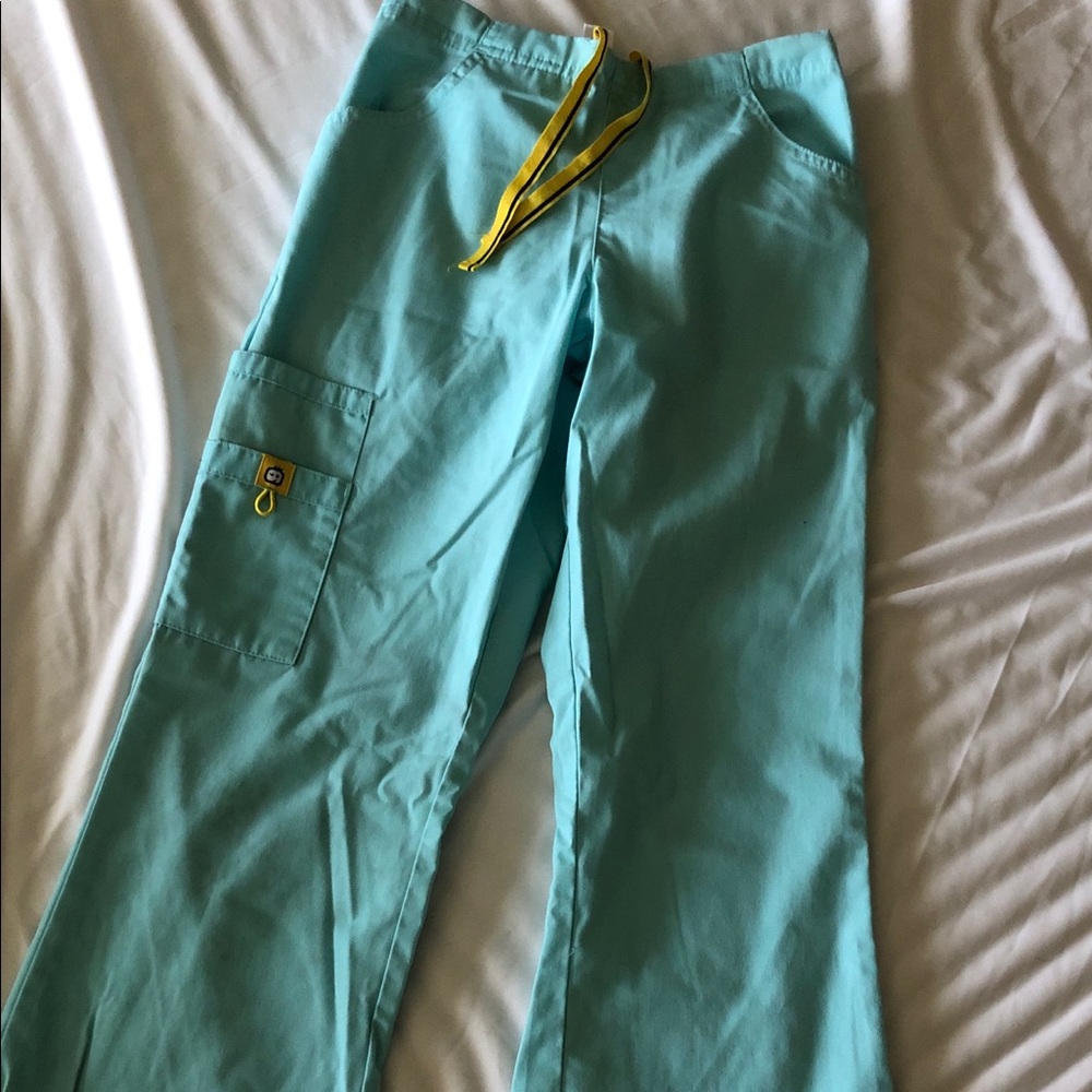Wonder wink scrub pants